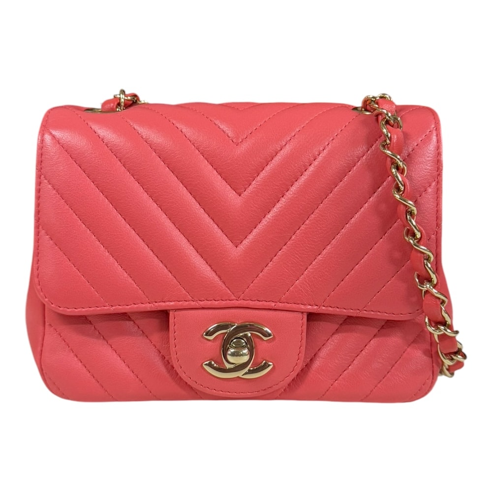 シャネル Vステッチ ショルダーバッグ レザー ピンク レディース CHANEL  中古