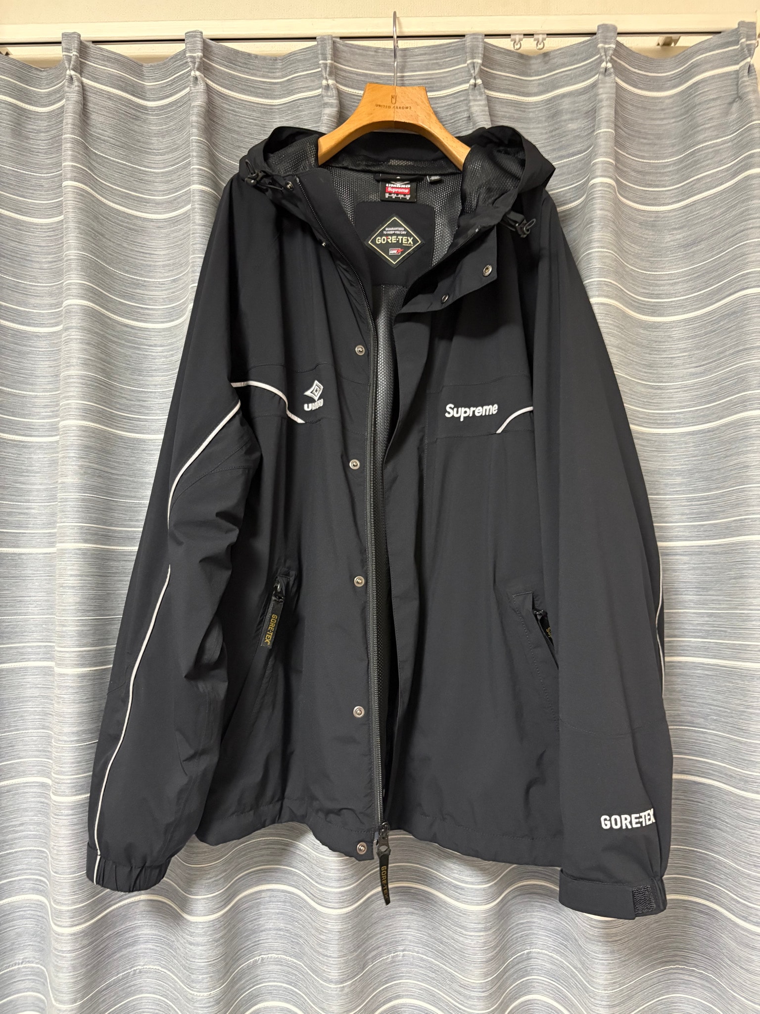 Supreme x Umbro GORE-TEX Hooded Jacket 