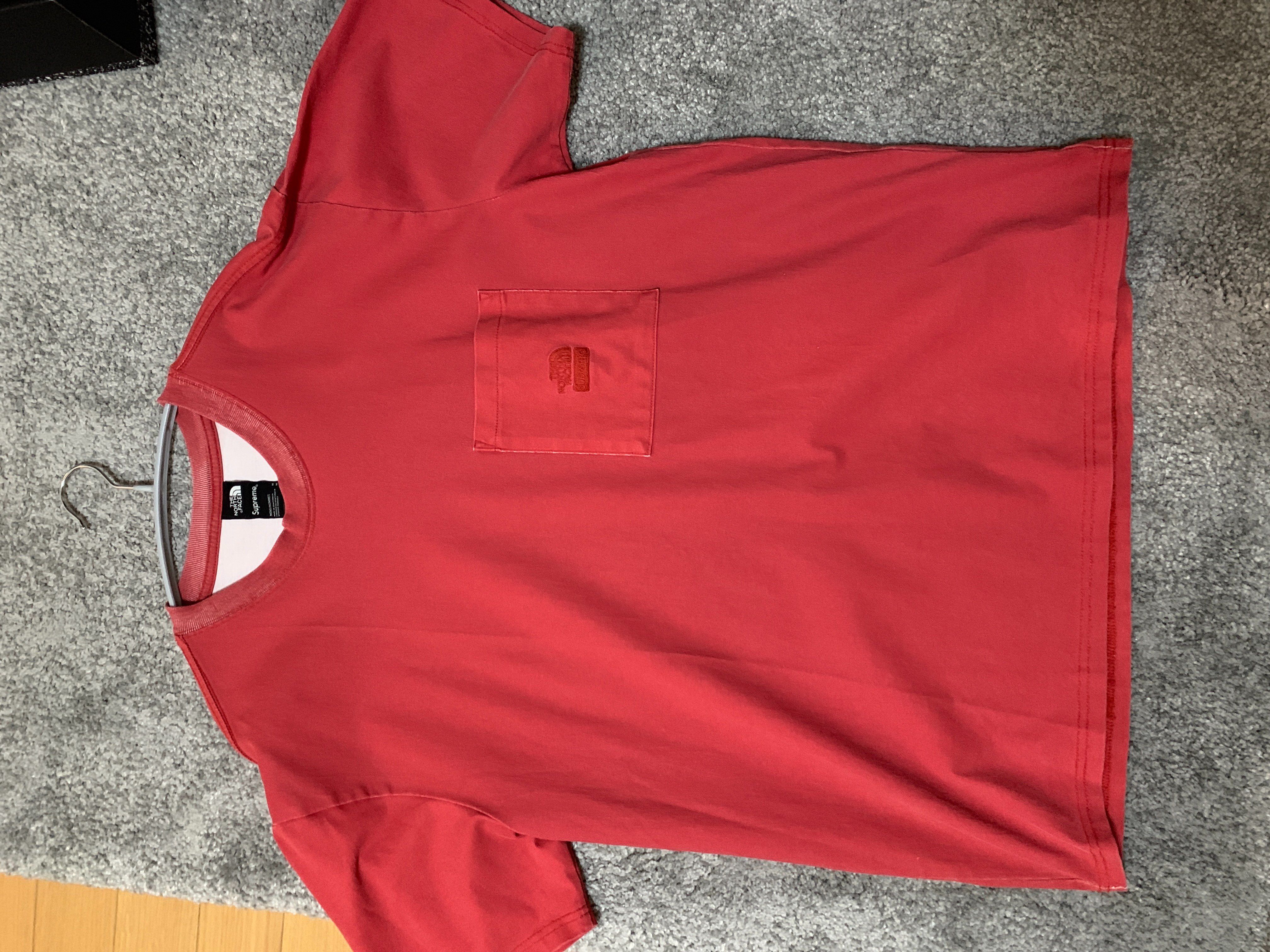 Supreme x The North Face Pigment Printed Pocket Tee "Red"