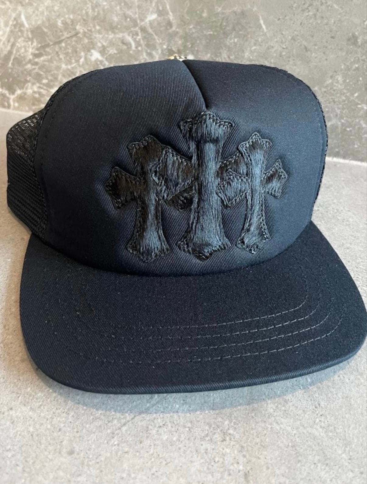 新作 CHROME HEARTS トラッカーキャップ セメタリークロス ハラコ