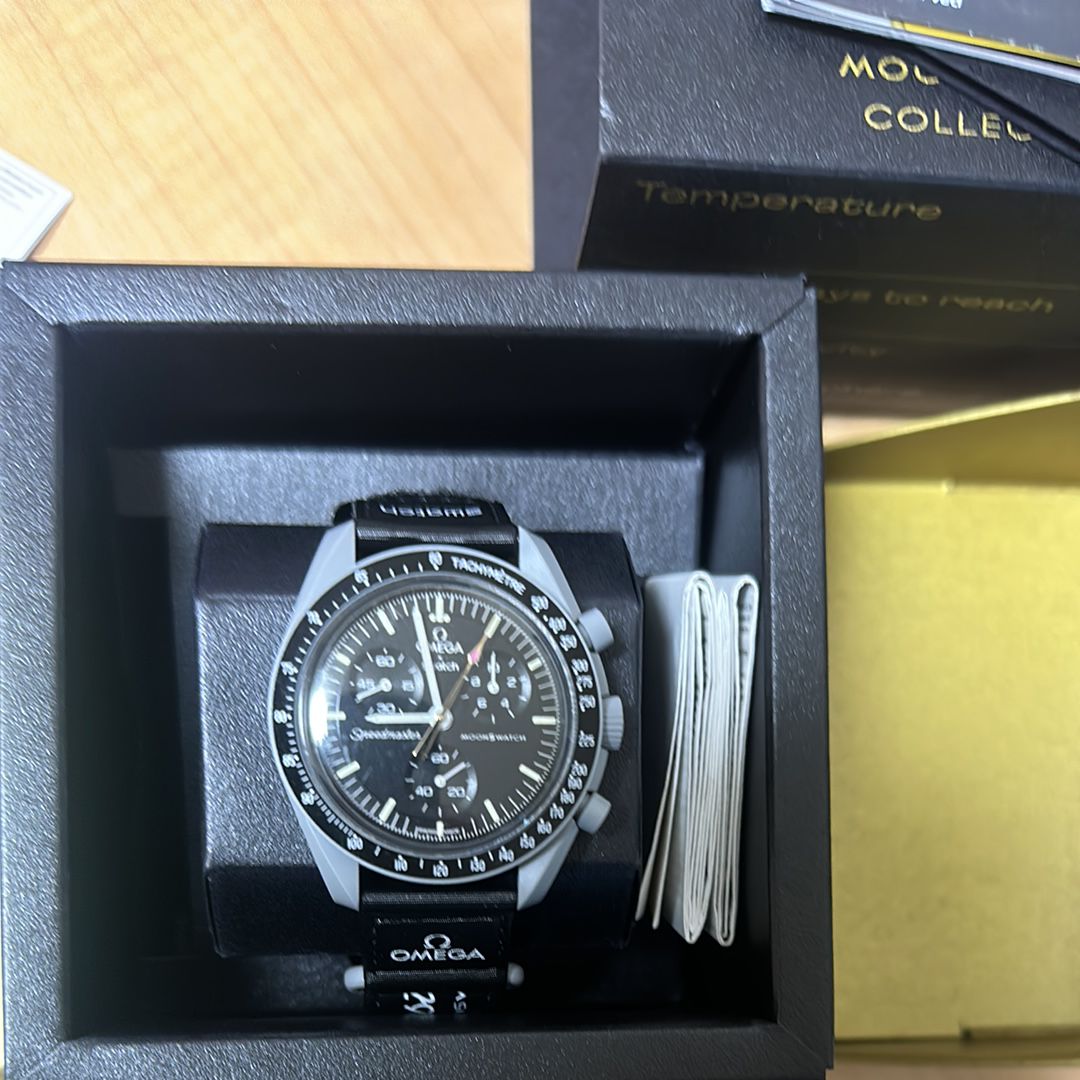 Swatch × OMEGA BIOCERAMIC MoonSwatch "Mission to Moonshine" SO33M102-105