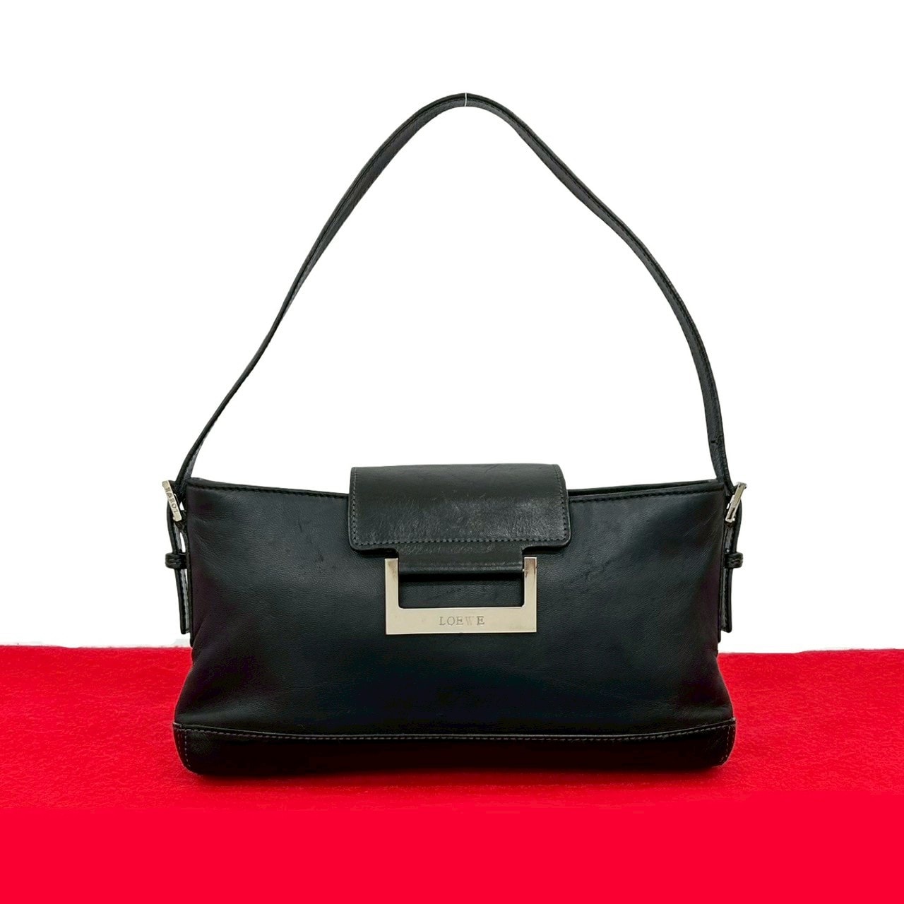 B (目立った傷や汚れなし)】LOEWE ロエベ ロゴ 金具 レザー