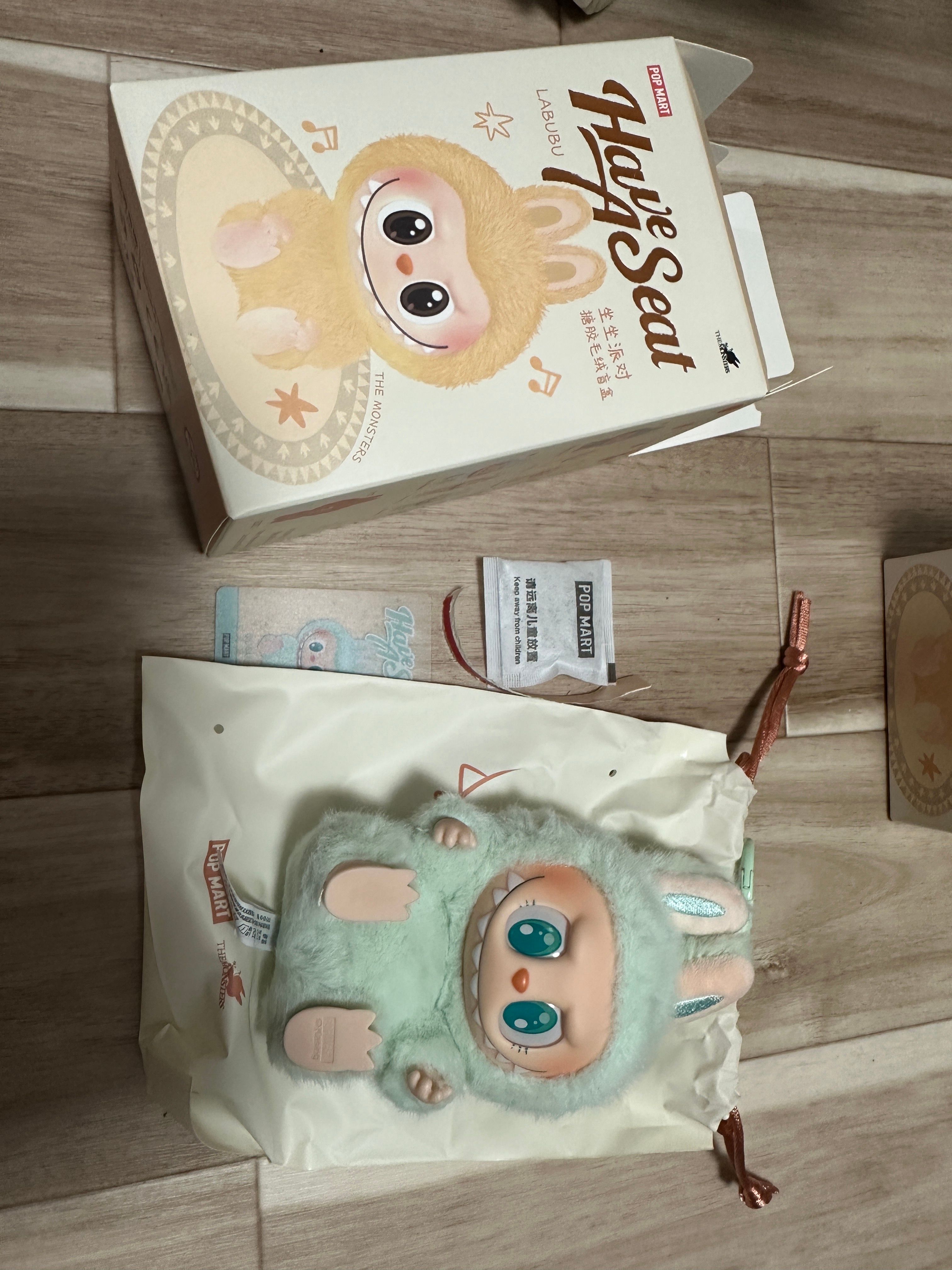 POP MART THE MONSTERS (LABUBU) Have a Seat Plush Series QUQU