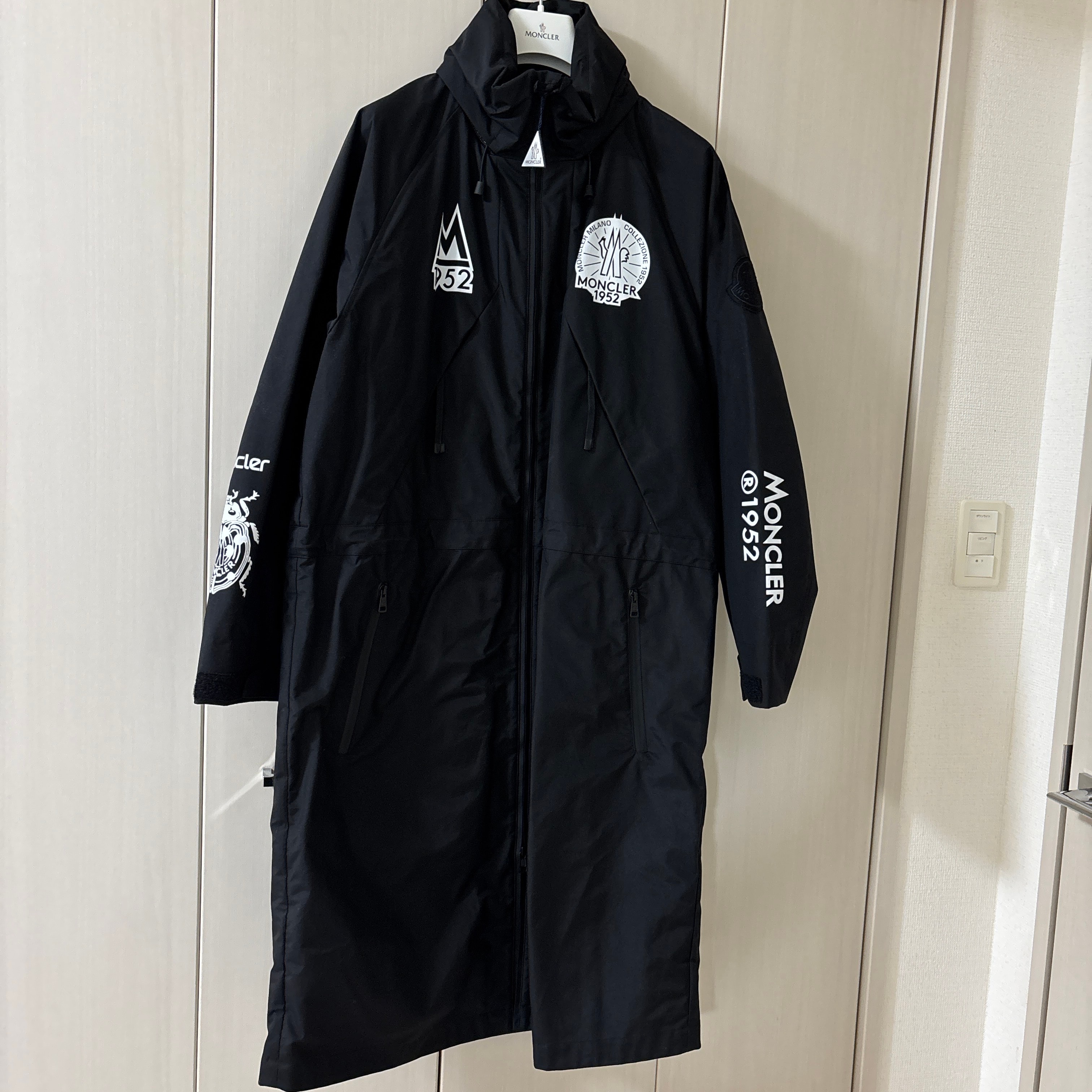 モンクレール x アラカワ ジュボット ジーニアス 21AW WZIP ダウンコート "ブラック"