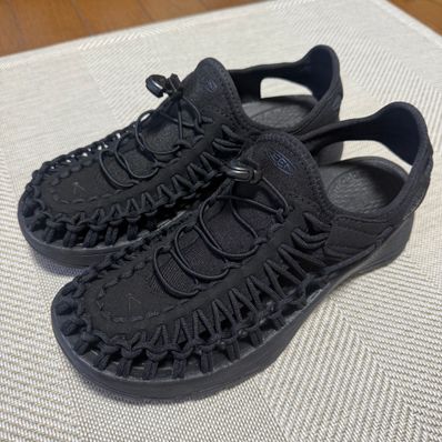 KEEN Women's Uneek Astoria "Black/Black"