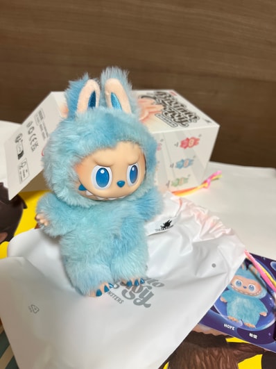 POP MART THE MONSTERS (LABUBU) Big into Energy Series Plush Pendant HOPE