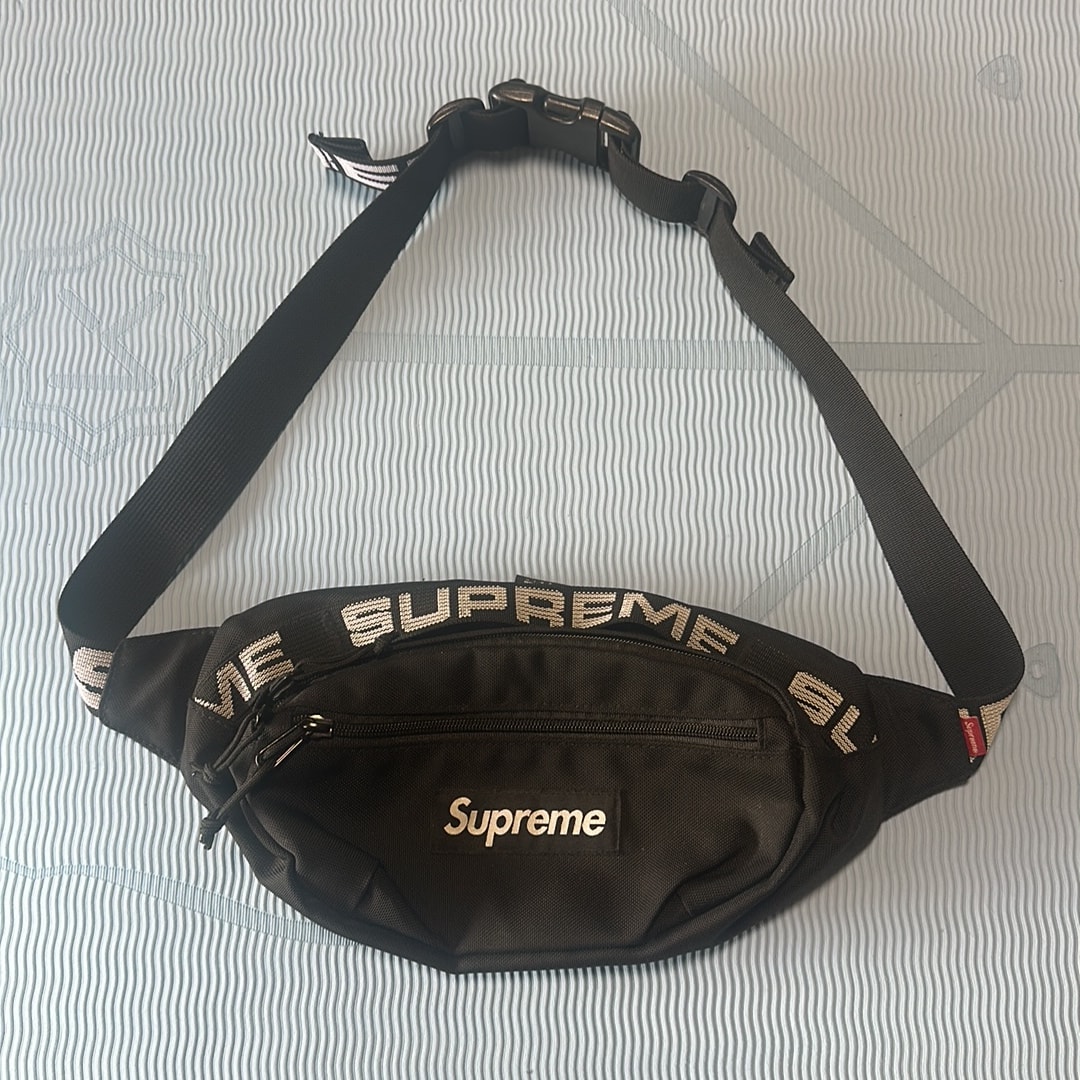 Supreme 18SS Waist Bag "Black"