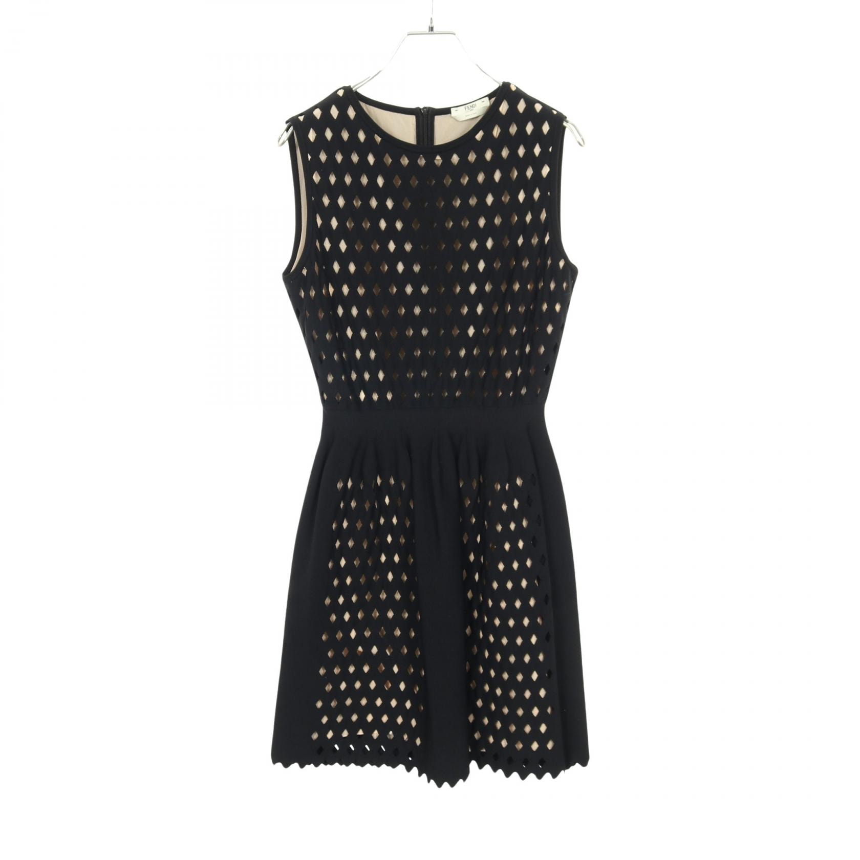 やや傷や汚れあり】フェンディ FENDI ダイヤカットアウト ワンピース
