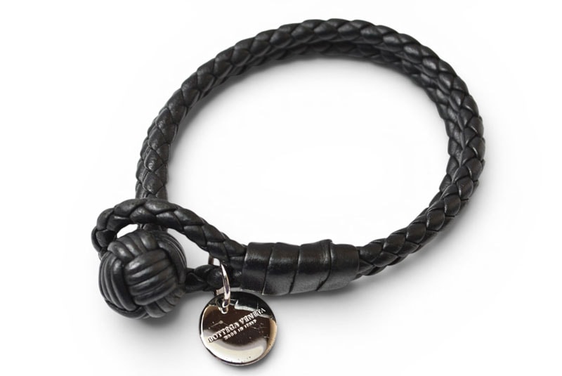 ボッテガヴェネタ ブレスレット/バングル BOTTEGA VENETA イントレチャート ブラック【中古】
