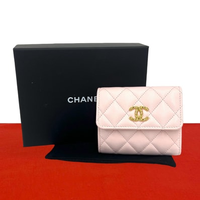 CHANEL シャネル マトラッセ ココマーク 金具 キャビアスキン 三つ折り財布 ピンク
70796