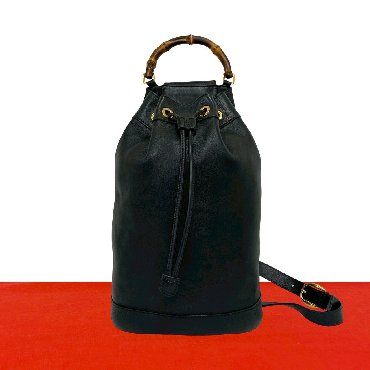 GUCCI グッチ バンブー レザー ボディバッグ ブラック
17081