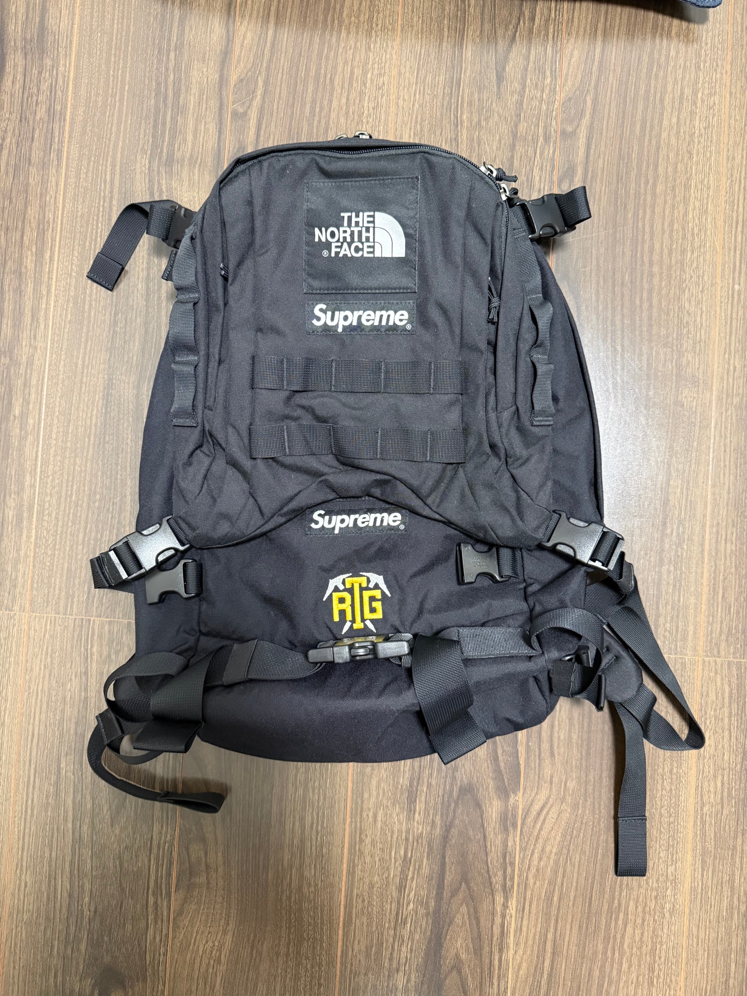 Supreme x The North Face RTG Backpack. 35L "Black"