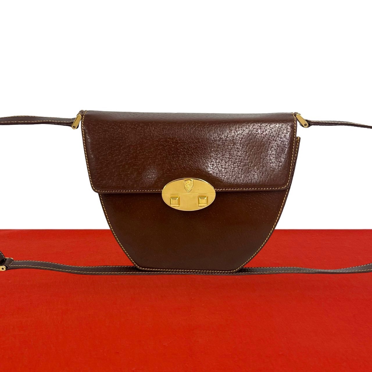 GUCCI グッチ ロゴ 金具 レザー ショルダーバッグ ブラウン
 c66-3
