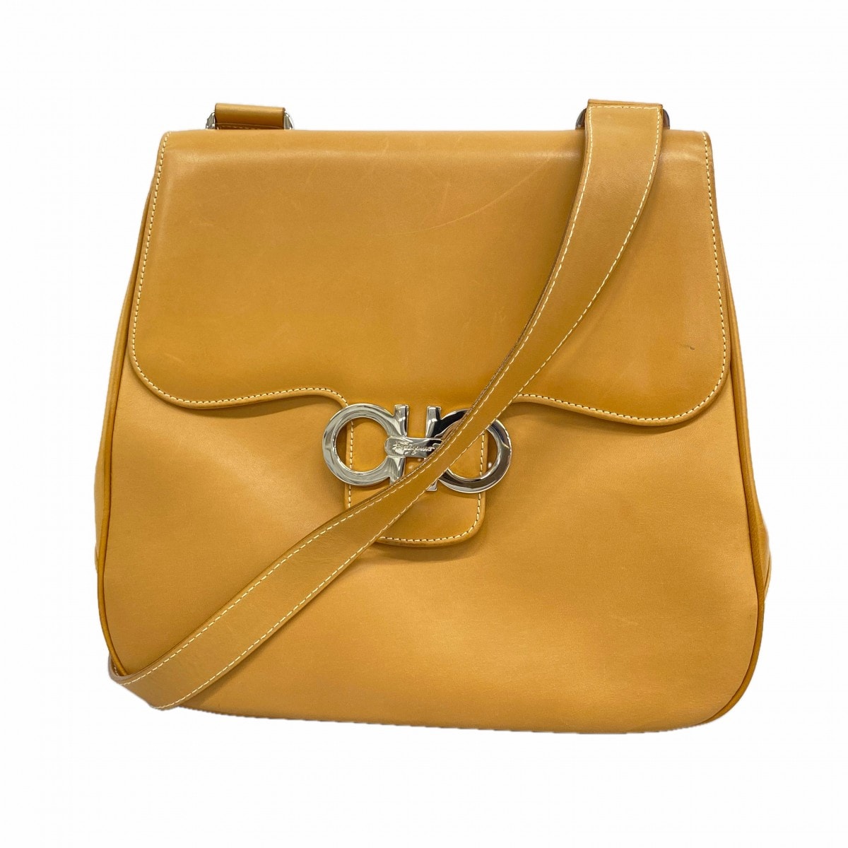 【6ed4421】サルヴァトーレフェラガモ ショルダーバッグ ガンチーニ レザー ライトブラウン シルバー金具【中古】レディース