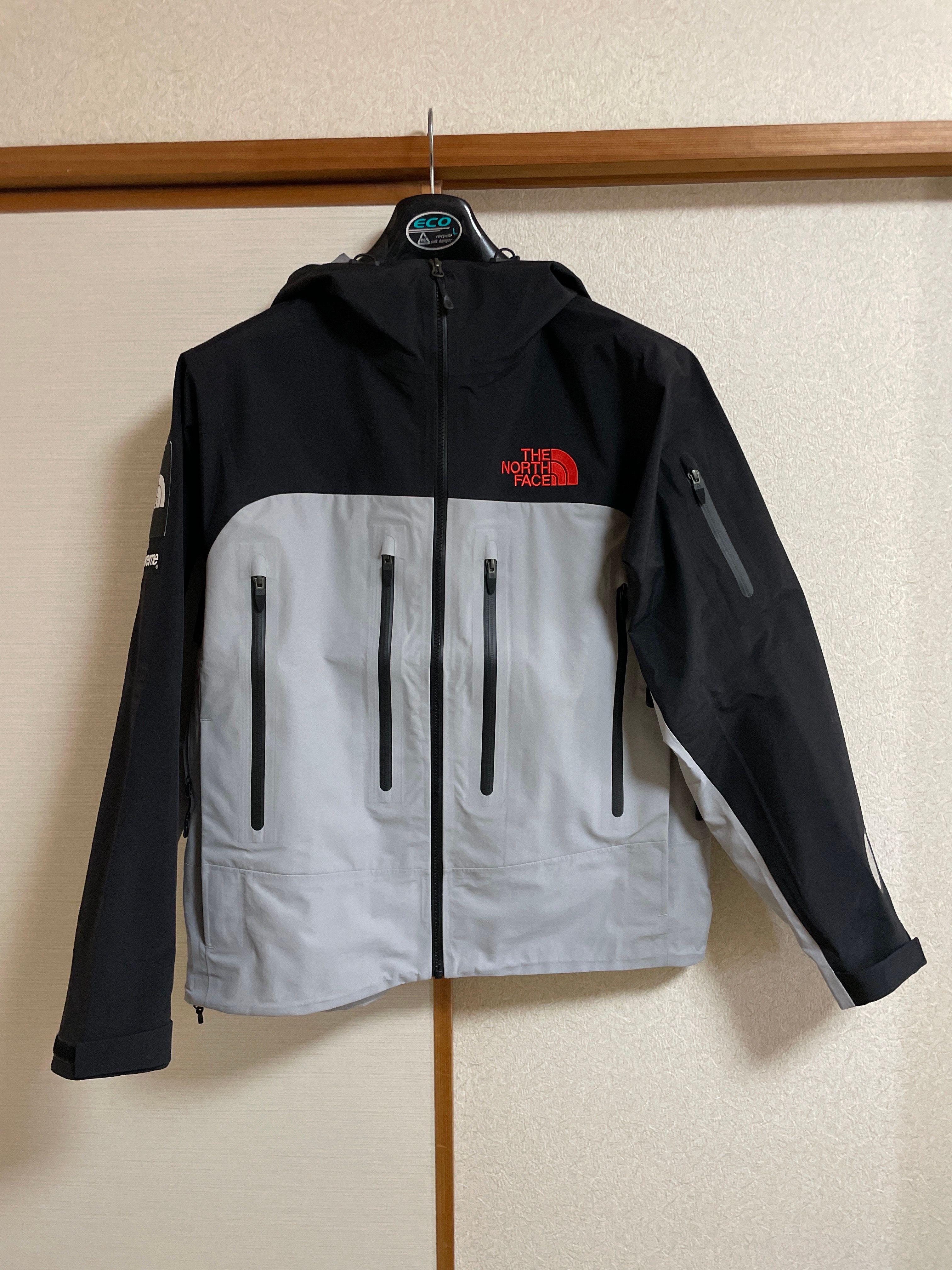 Supreme x The North Face Taped Seam Shell Jacket "Grey"