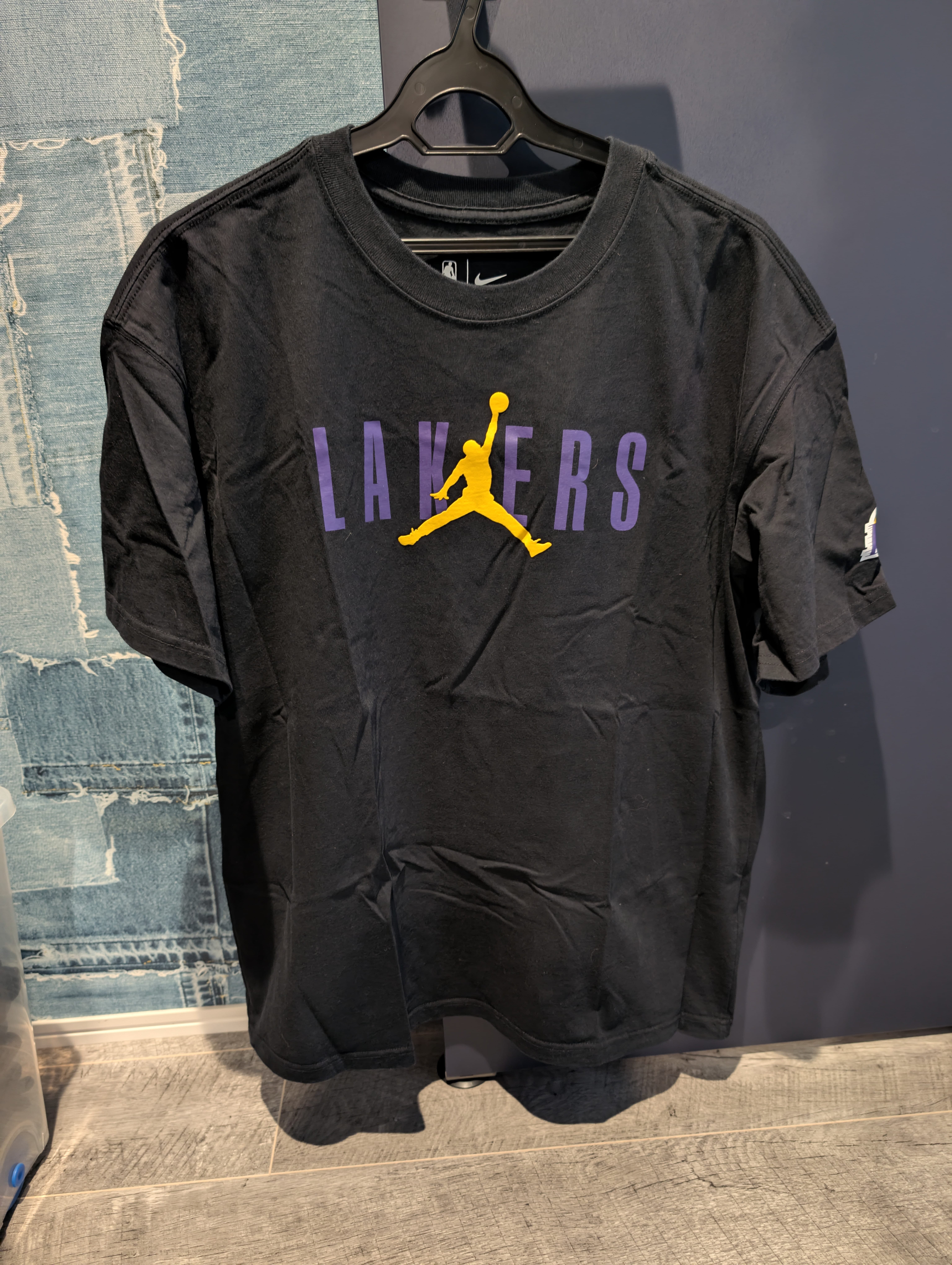 NIKE/ナイキNBA/バスケ/LAKERS/レイカーズ/半袖Tシャツ/JORDAN/ジョーダン/レブロン/ドンチッチ/八村塁/コービー/シャック/マジックジョンソン/SNOOP DOGG/スヌープドッグ/ICE CUBE/アイスキューブ/ロサンゼルス/LA