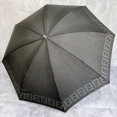 【FENDI】フェンディ ズッカ FFロゴ 雨傘 総柄 ボーダー 切替 モノグラム ロゴハンドル グレー ブラック レディース アンブレラ 雨具 小物