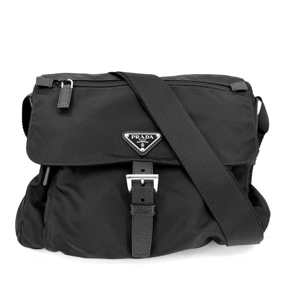 PRADA プラダ ショルダーバッグ トライアングルロゴ 肩掛け 斜め掛け 1BD994 ナイロン    ブラック 黒 シルバー金具 ユニセックス【中古品】