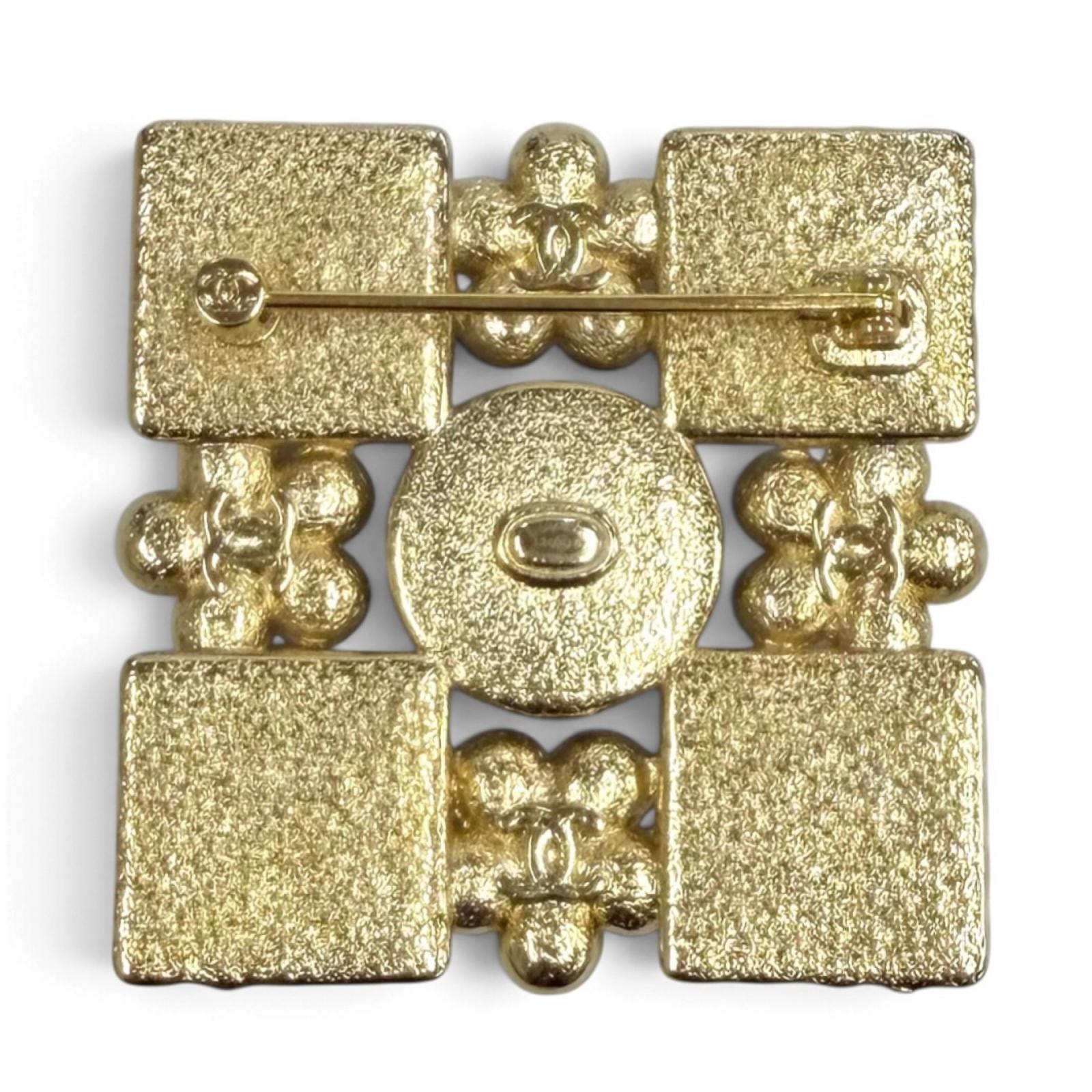 A (未使用に近い)】極美品 シャネル ココマーク スクエア ブローチ A (未使用に近い)】極美品 シャネル ココマーク スクエア ブローチ