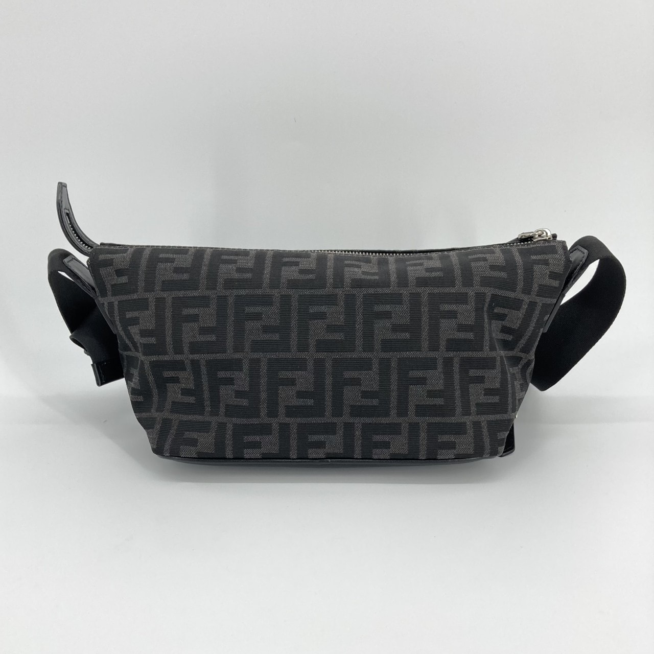 FENDI(フェンディ) ズッカ柄 キャンバス×レザー 3WAY 7VA526 ボディバッグ グレー×ブラック×シルバー