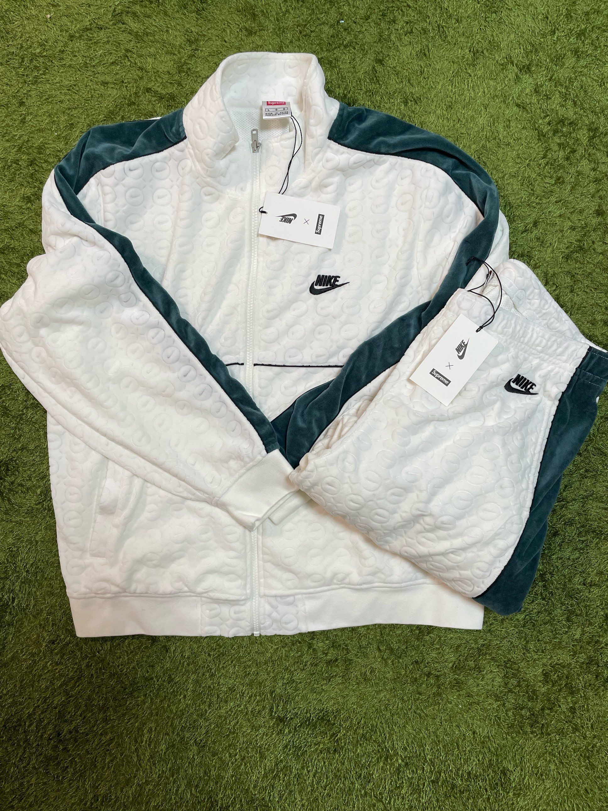 Supreme / Nike® Velour Track Jacket "White"