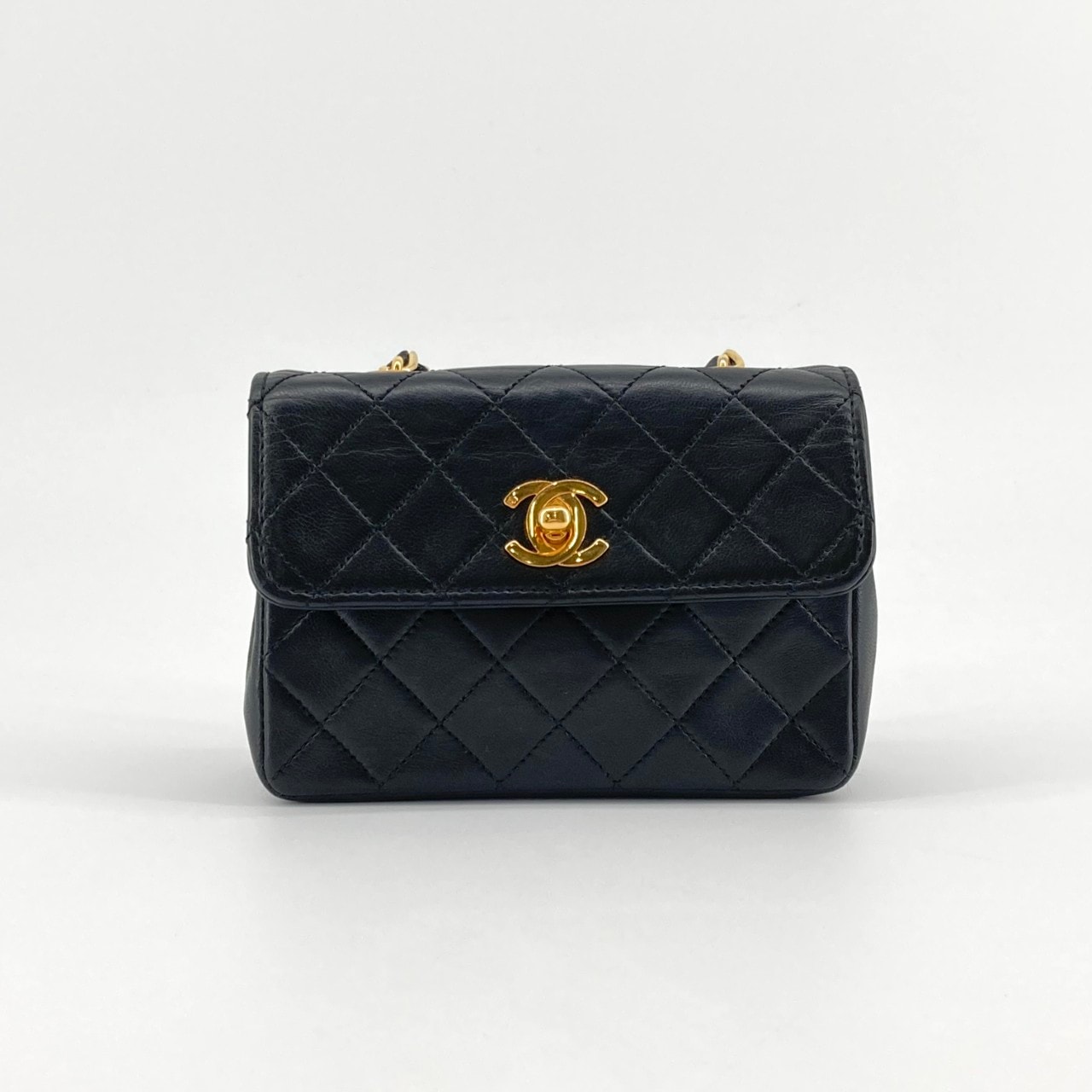 CHANEL(シャネル) ミニ マトラッセ ラムスキン 3番台 ショルダーバッグ ブラック