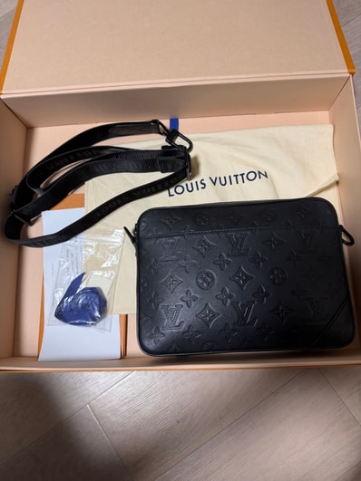 Louis Vuitton Duo Messenger Monogram Shadow "Noir"
