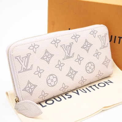 美品 LOUIS VUITTON ルイ・ヴィトン マヒナ ジッピーウォレット ミスティライラック M26105 長財布 パープル カーフレザー レディース