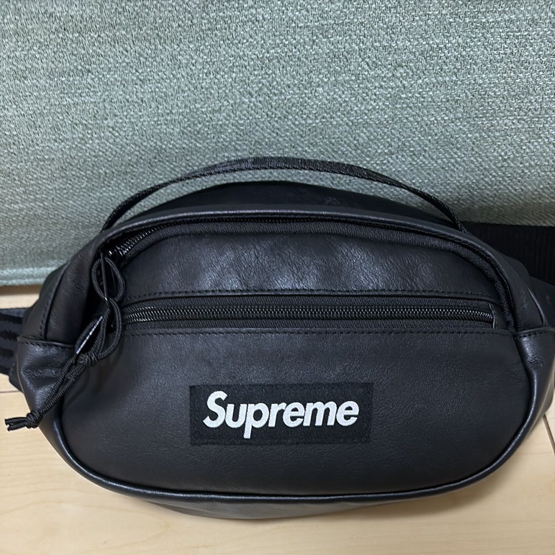 【24FW】Supreme Leather Waist Bag ブラック Supreme Leather Waist Bag 