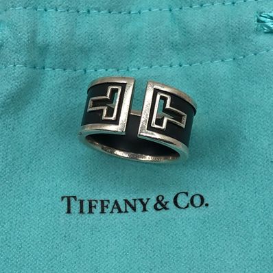 ティファニー Tカットアウト リング