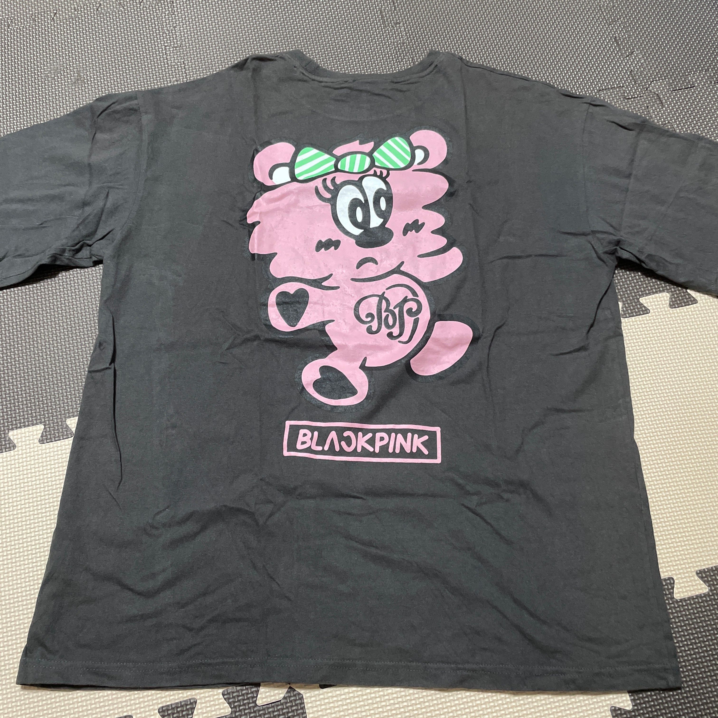 ヴェルディ x ブラックピンク ボーン ピンク ポップ アップ プラッシュ Tシャツ "グレー"
