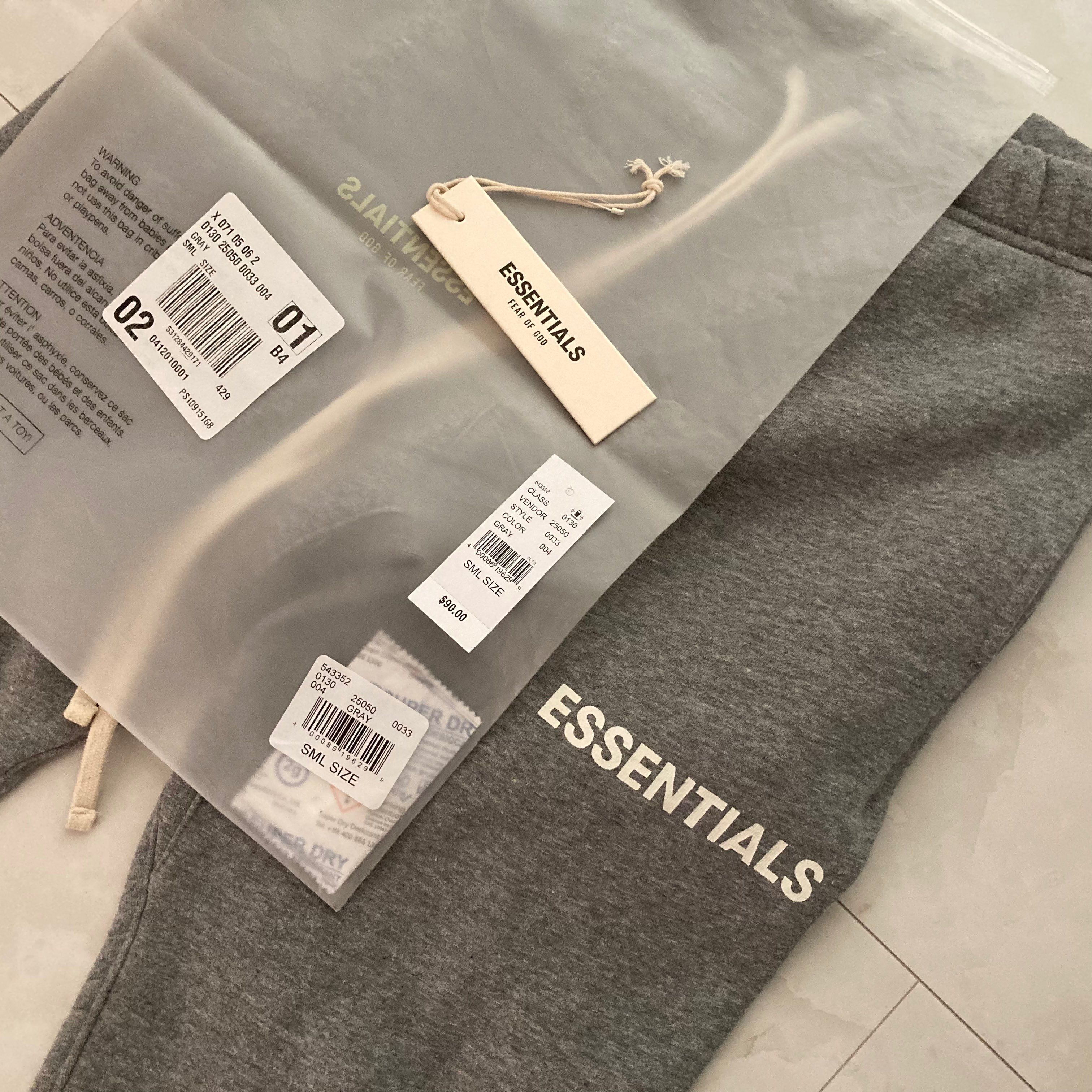 FEAR OF GOD Essentials Graphic Sweatpants "Grey"