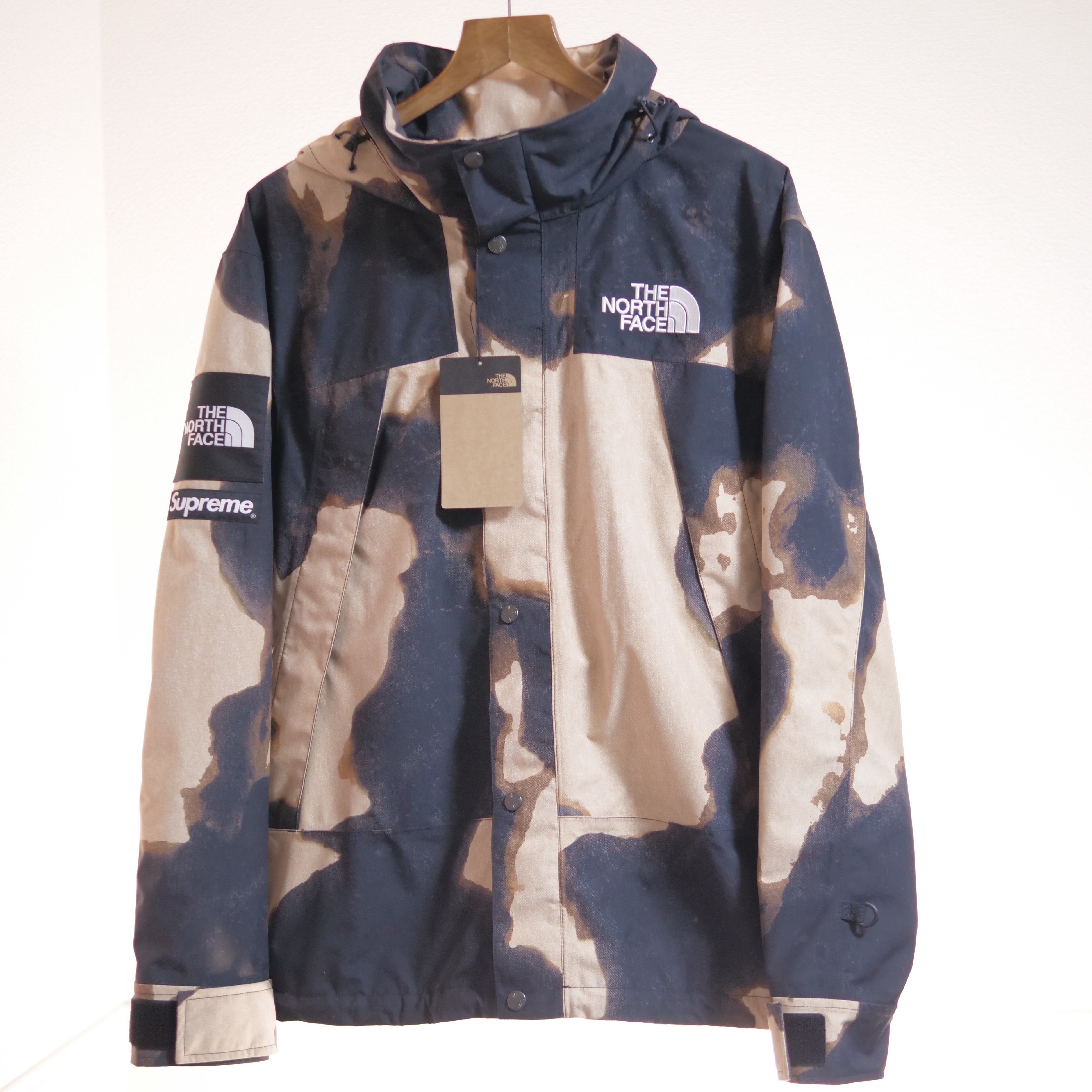 Supreme x The North Face Bleached Denim Print Mountain Jacket "Black"