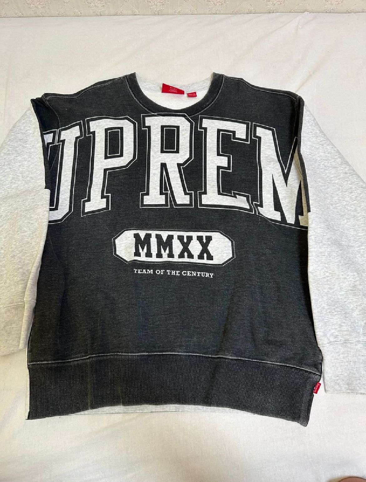 Supreme Overprint Crewneck "Ash Grey"