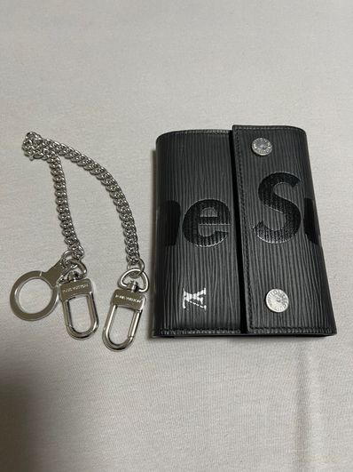 Louis Vuitton x Supreme Chain Wallet "Black"