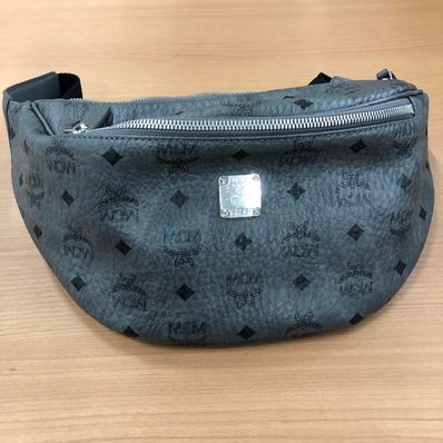 MCM レザー ボディバッグ