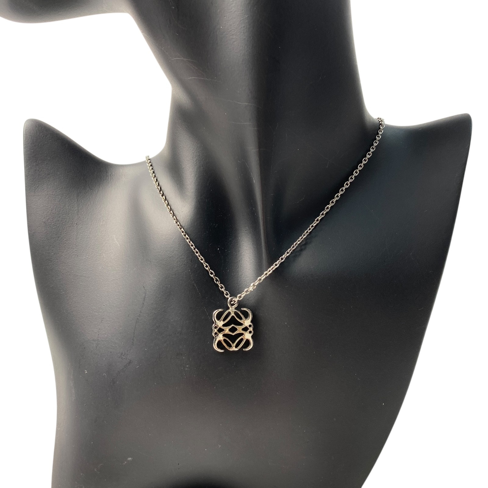 ロエベ ネックレス レディース