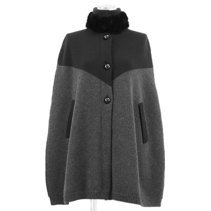 【美品】LOUIS VUITTON ルイ・ヴィトン ニットケープ ミンクファー シグネチャー ロゴ ボタン スタンドカラー ミドルゲージ ウール / カシミヤ バイカラー ポンチョ アウター レディース サイズ M ブラック グレー 黒 灰色 イタリア製