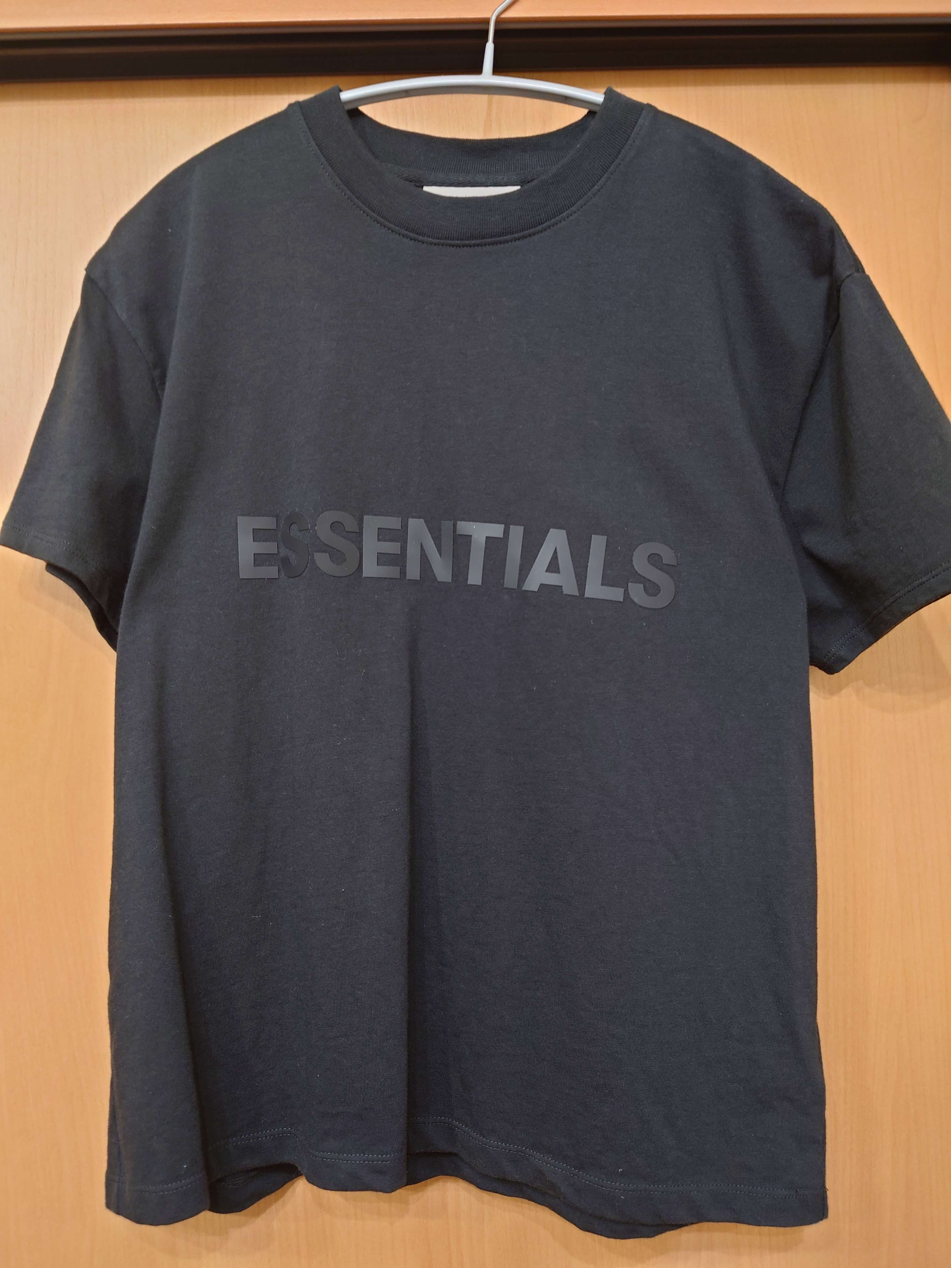 FEAR OF GOD ESSENTIALS 3D Silicon Applique Boxy T-Shirt "Black"