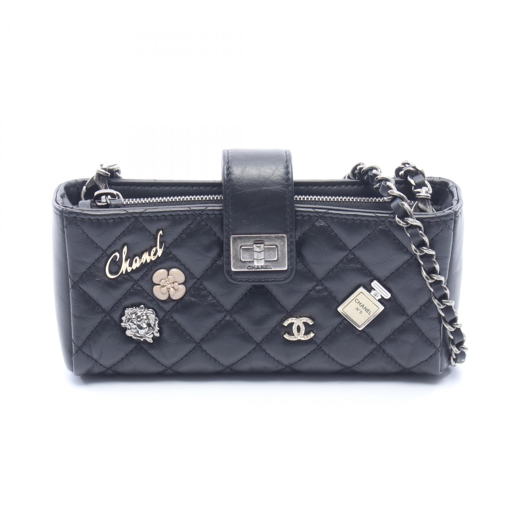 シャネル CHANEL 2.55 マトラッセ アイコン フォンホルダー ショルダーバッグ バッグ レザー レディース ブラック系 【中古】