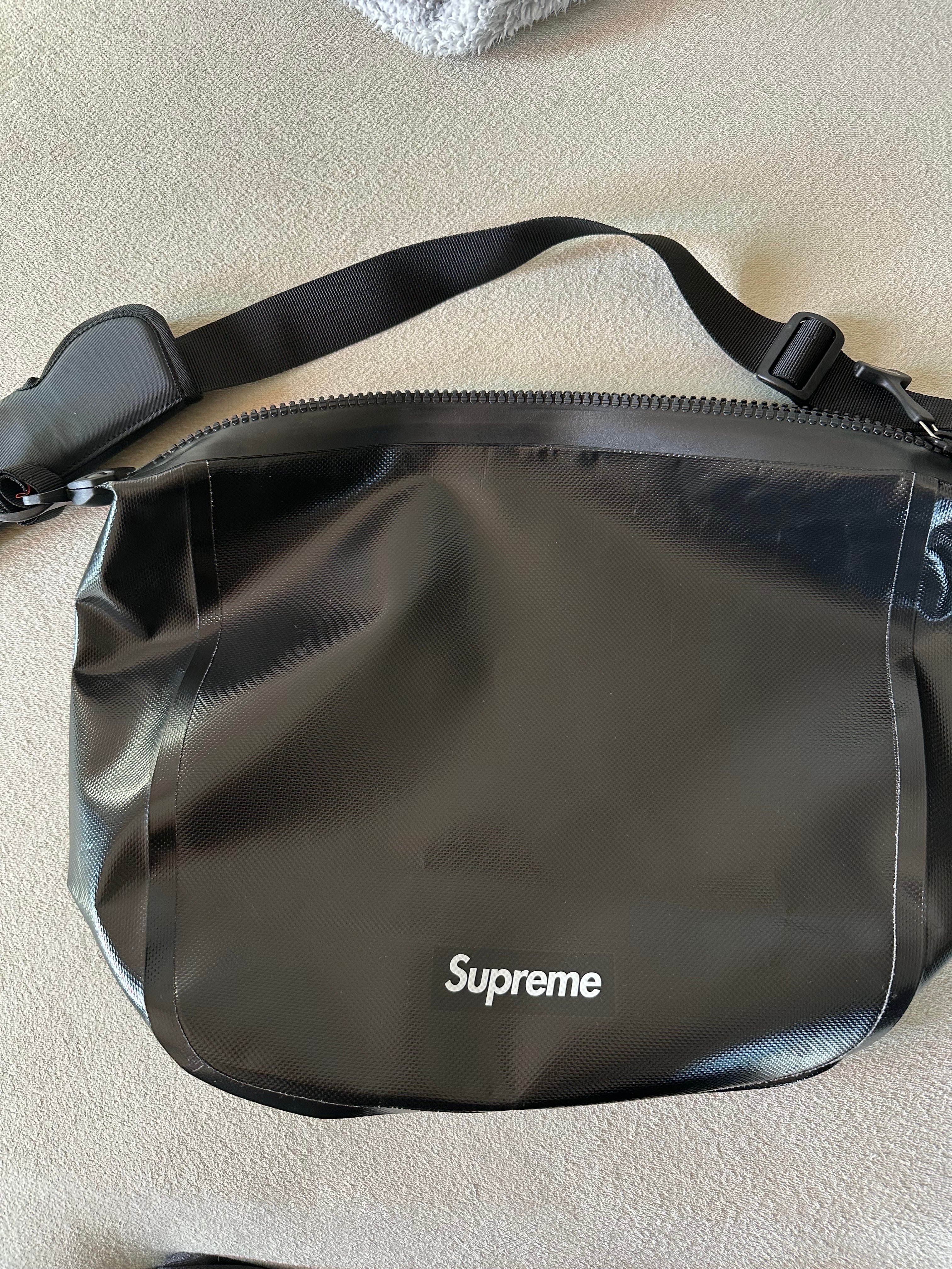 Supreme / Ortlieb Small Messenger Bag 