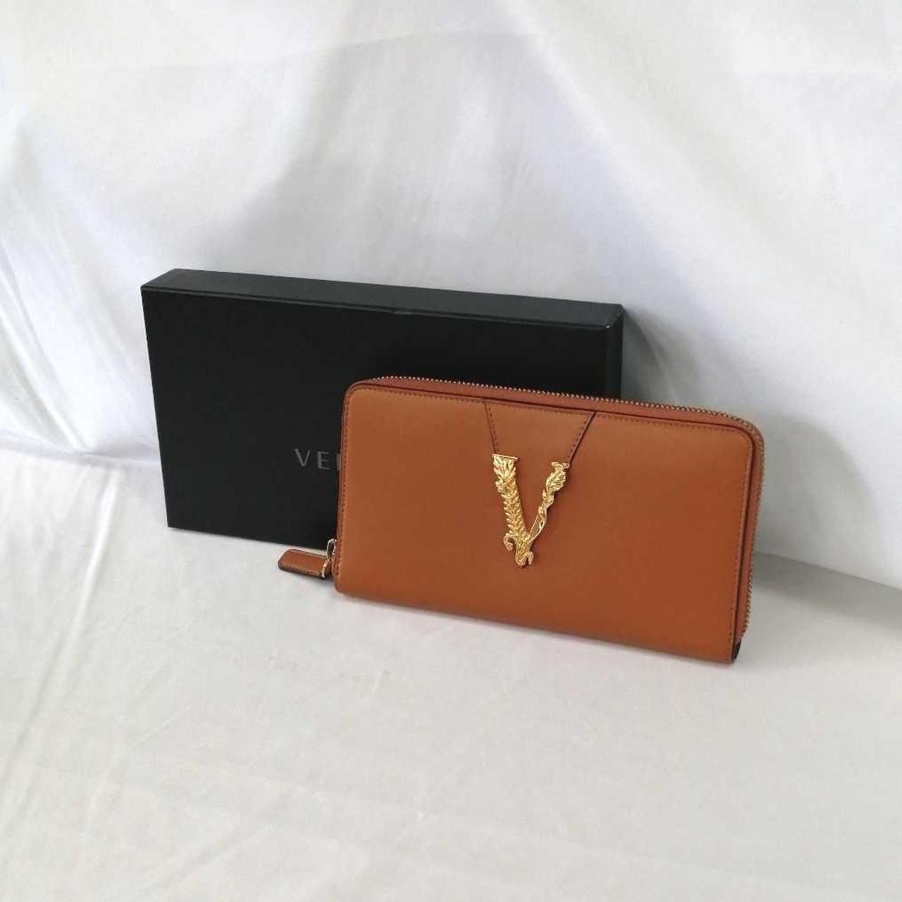 VERSACE