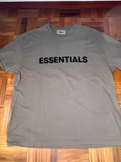 FEAR OF GOD ESSENTIALS 3D Silicon Applique Boxy T-Shirt "Taupe"