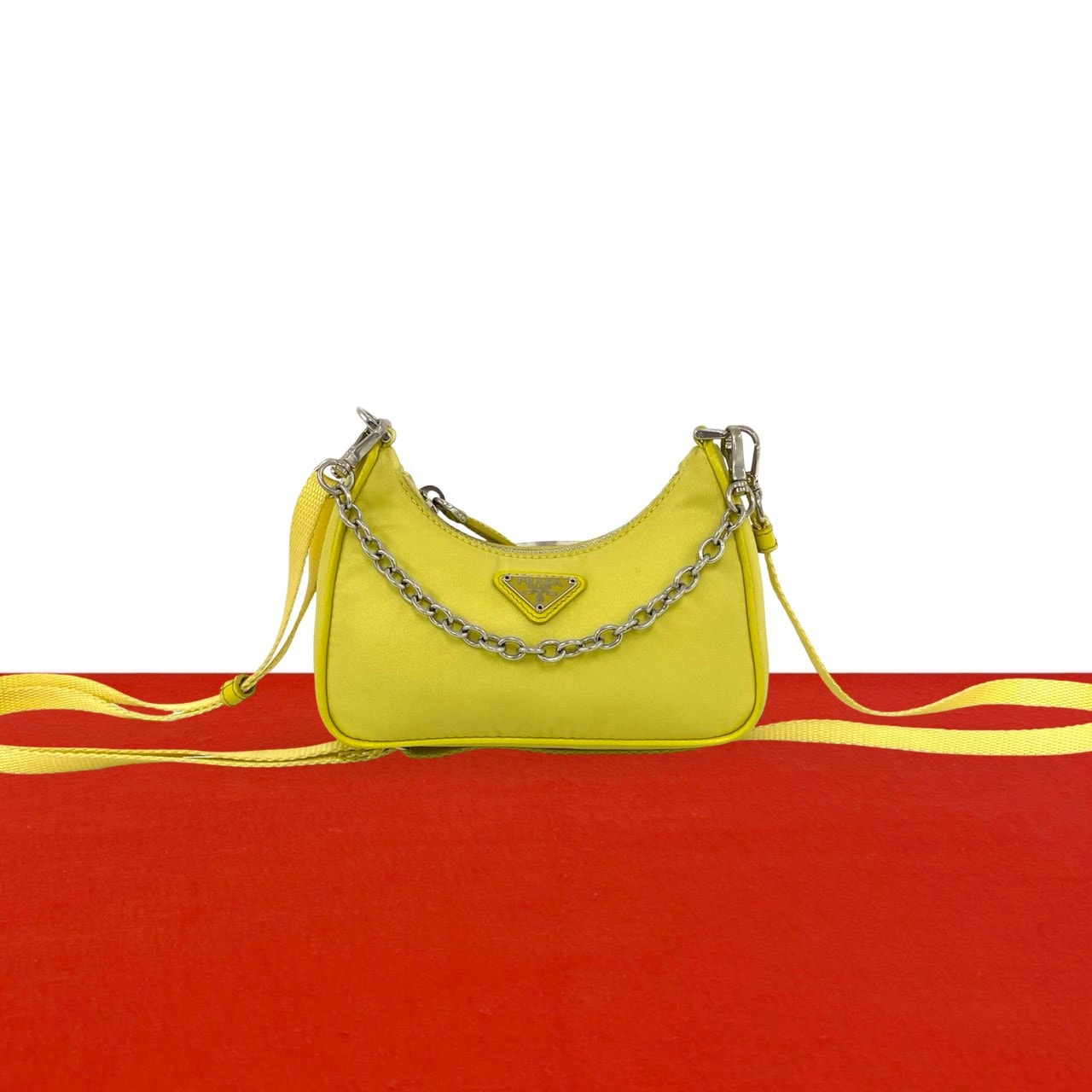 PRADA プラダ 三角ロゴ 金具 ナイロン ショルダーバッグ イエロー
 40676