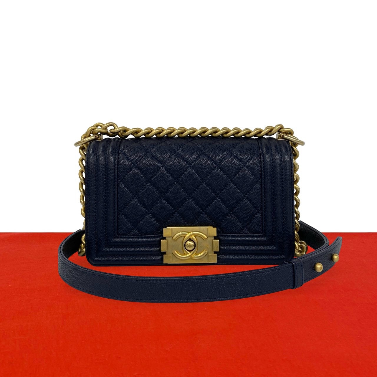 CHANEL シャネル ボーイシャネル キャビアスキン ショルダーバッグ ネイビー
74184
