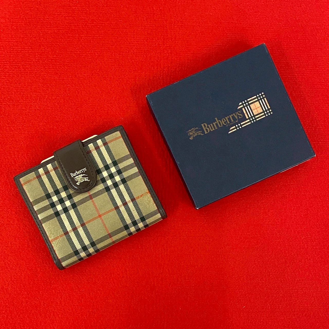 BURBERRY バーバリー ノバチェック シャドーホース レザー キャンバス 二つ折り財布 ブラウン
 44805