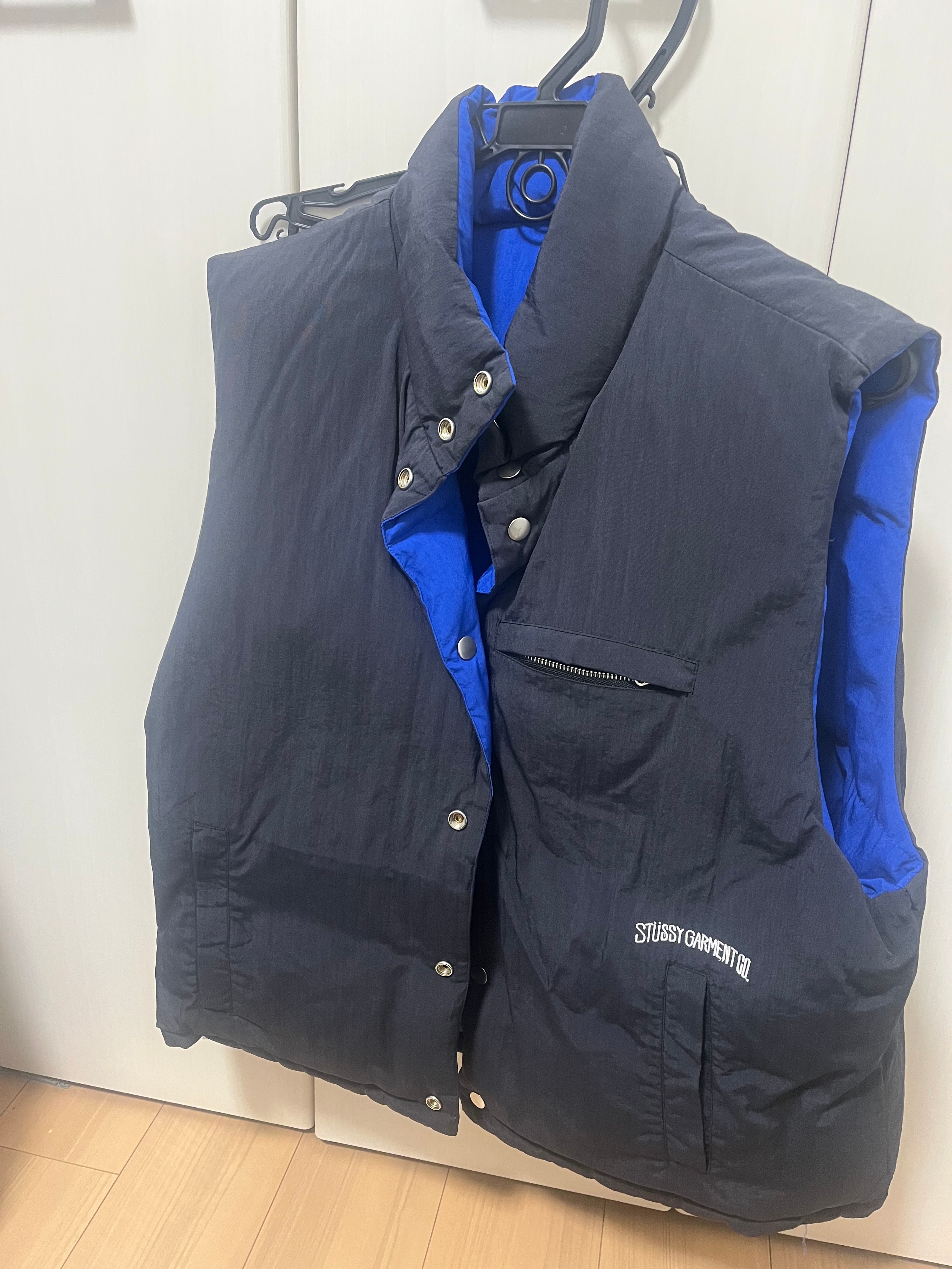 STUSSYダウンベスト