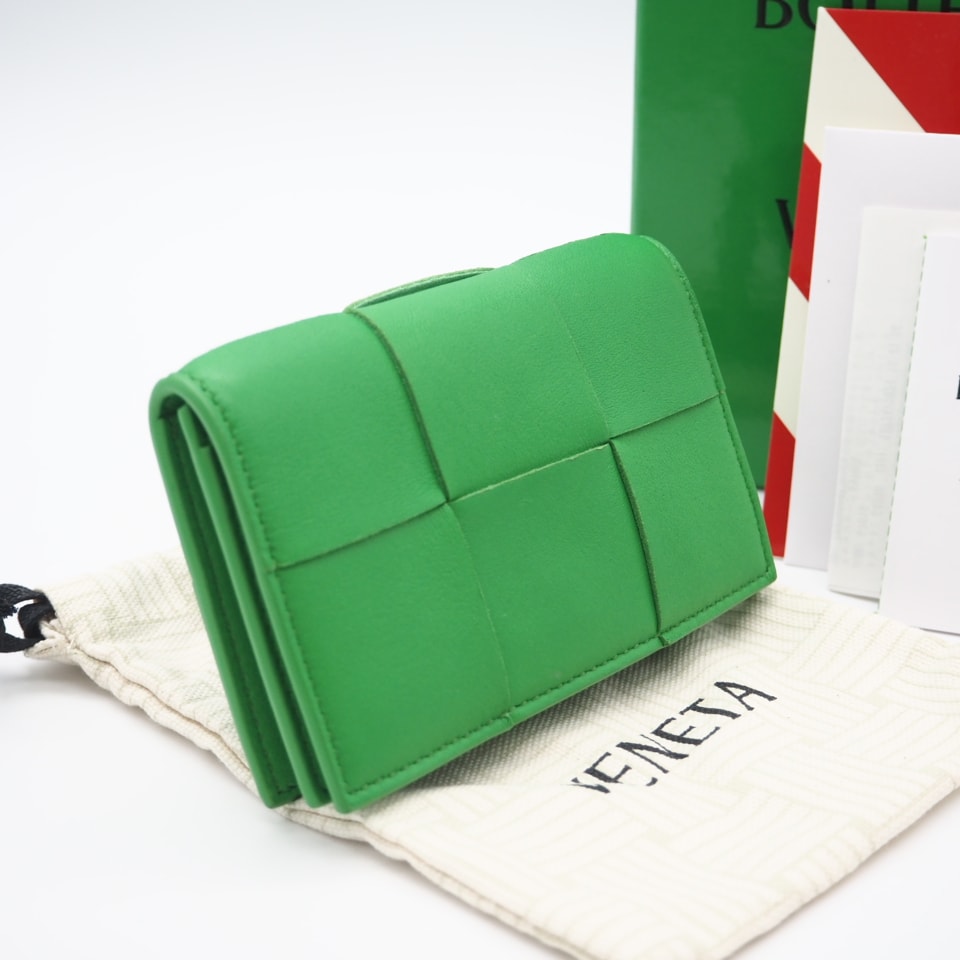 美品 BOTTEGAVENETA ボッテガヴェネタ カセット レザー カードケース パラキート 748053 カードケース グリーン レザー メンズ