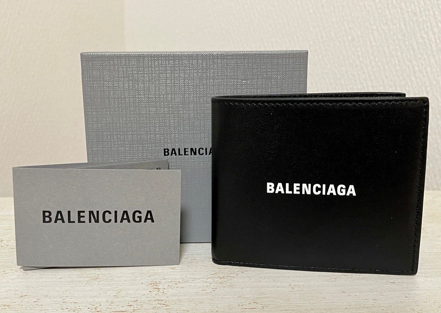 ★ 新品未使用★ BALENCIAGA キャッシュ スクエア 2つ折り財布