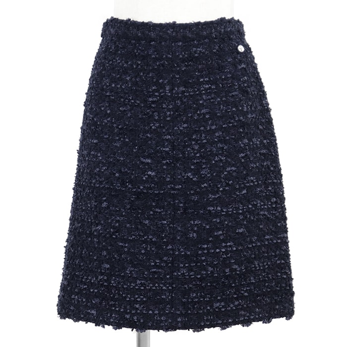 【新品同様】CHANEL シャネル ツイードスカート サイズ 38 レディース P60275 シグネチャー ロゴ COCOマーク LA・PAUSA メタルチャーム Aライン 台形 バックファスナー ボトムス ネイビー 紺 フランス製 カール・ラガーフェルド期